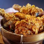 6 Kesalahan Menggoreng Ayam yang Bikin Berminyak dan Tidak Renyah